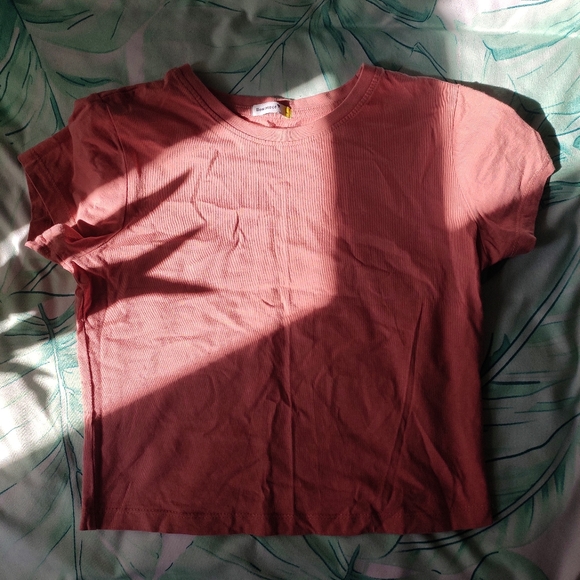Basic Pink Crop T-shirt - Picture 2 of 2